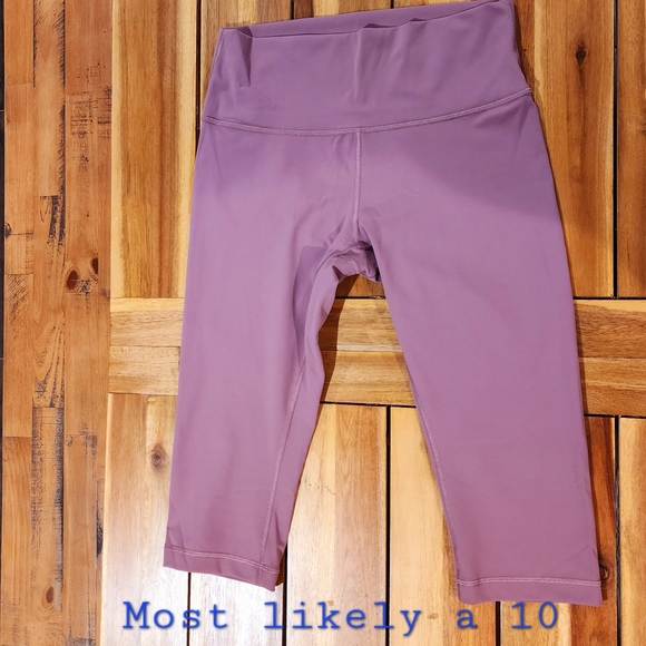 Lululemon - lot of 8 crops/pants - Picture 10 of 16